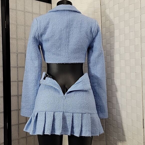 BRAND NEW WOVEN TWEED BLAZER FEATURING A CROPPED LENGTH, NOTCHED LABELS SETS - Picture 8 of 16